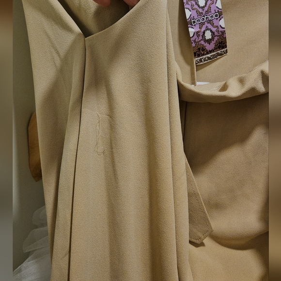 Boohoo Curve Plus Size Creme with Belt Trousers - Picture 10 of 17